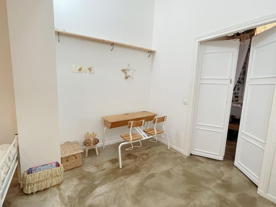 Logis Du Chandelier Le Puy-en-Velay Bagian luar foto